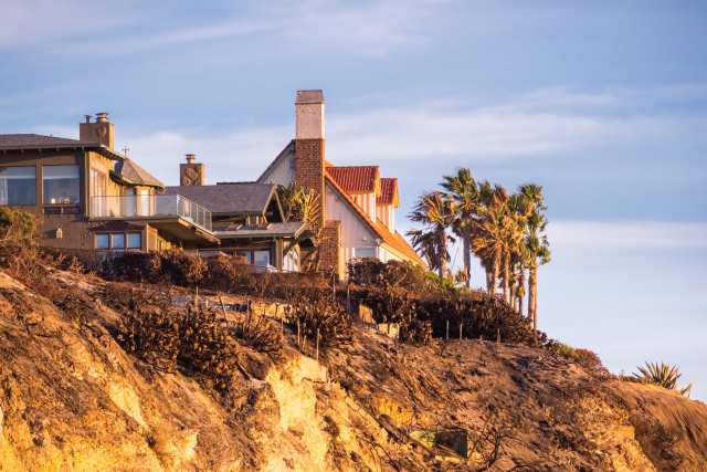 home on cliff in southern california